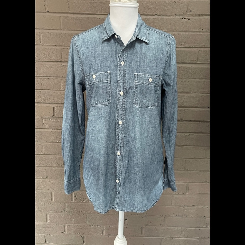 Madewell denim chambray button down  M